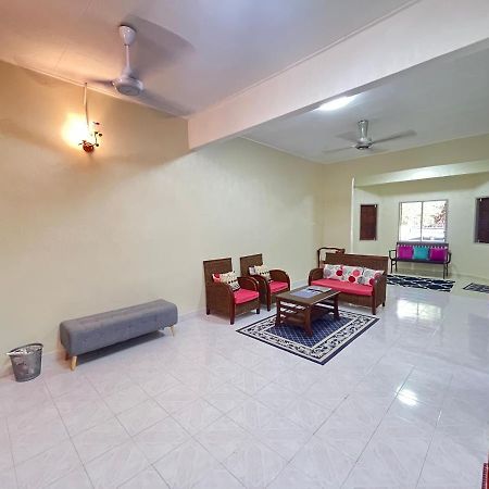 Ahza My Homestay Kemaman Chukai Extérieur photo